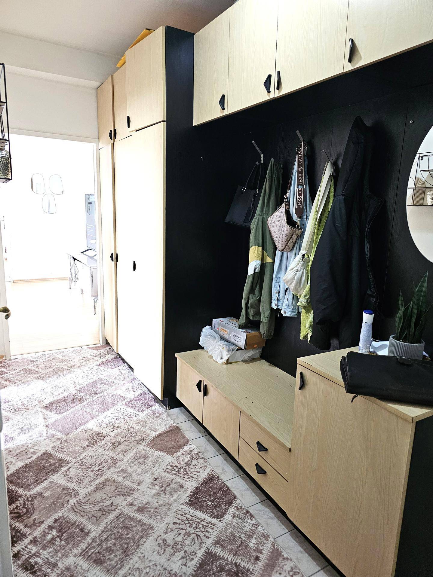 geräumiges Vorzimmer