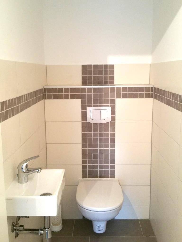 separates WC