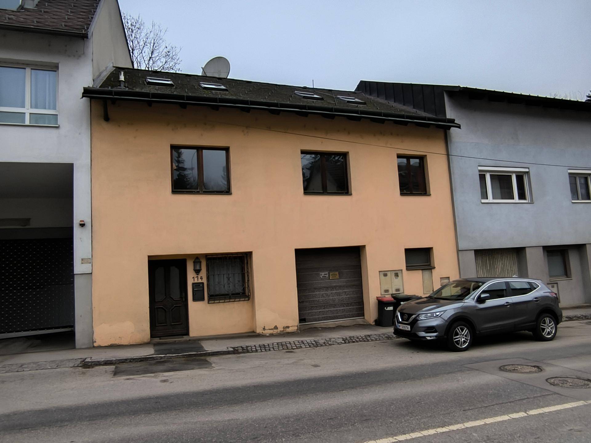günstiges Einfamilienhaus in Kierling mit Pool, Sauna und Garten - Mehr