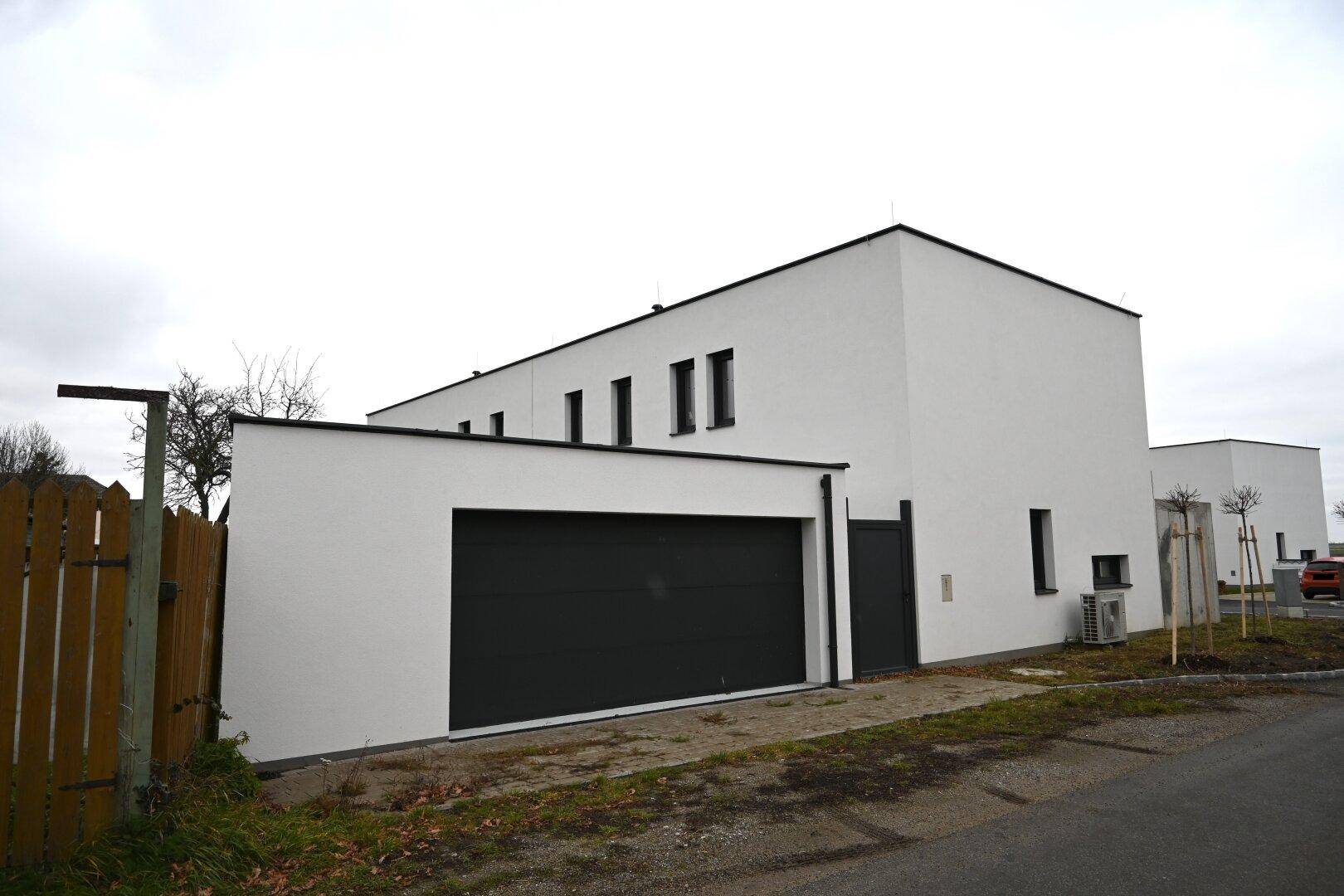 Doppelgarage Haus 1