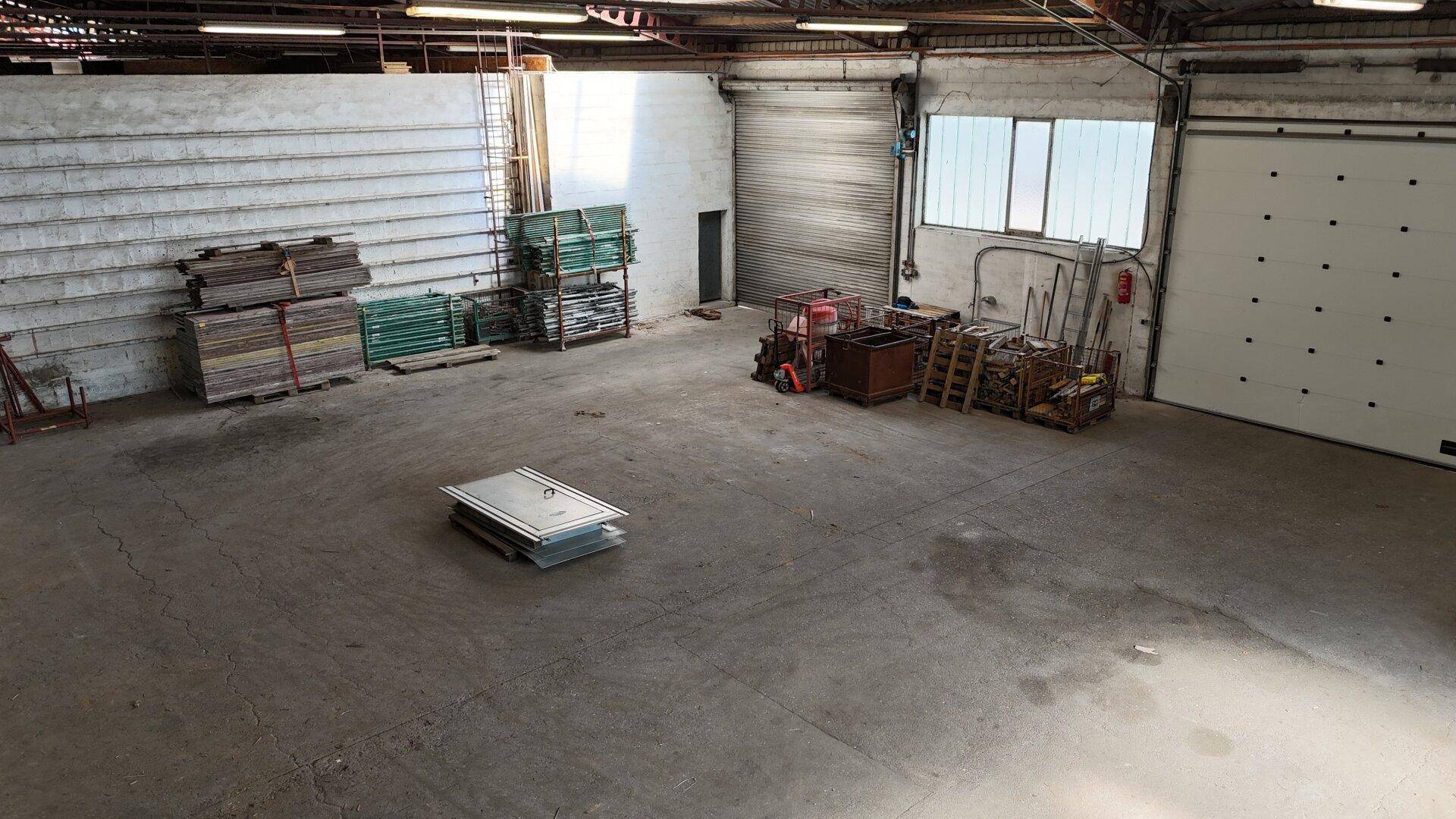Geräumige Lagerhalle (350m²) mit zwei hohen Einfahrten – vielseitig nutzbar! - Ansicht 3