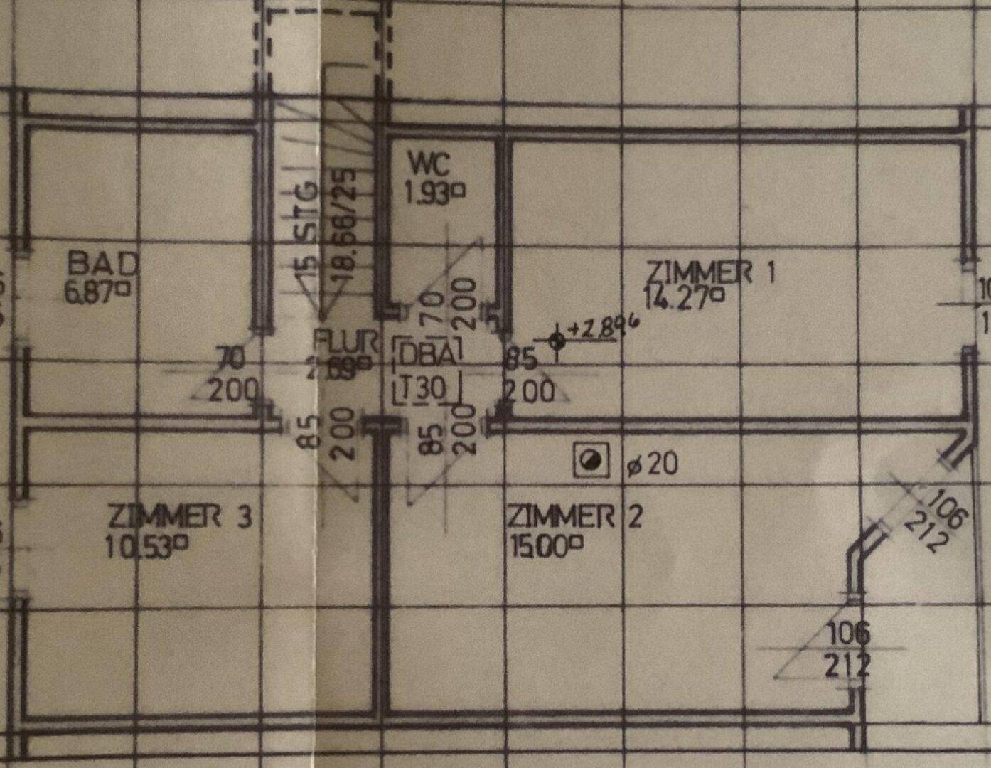 Grundriss des Obergeschosses mit drei Schlafzimmern, Bad und separatem WC.