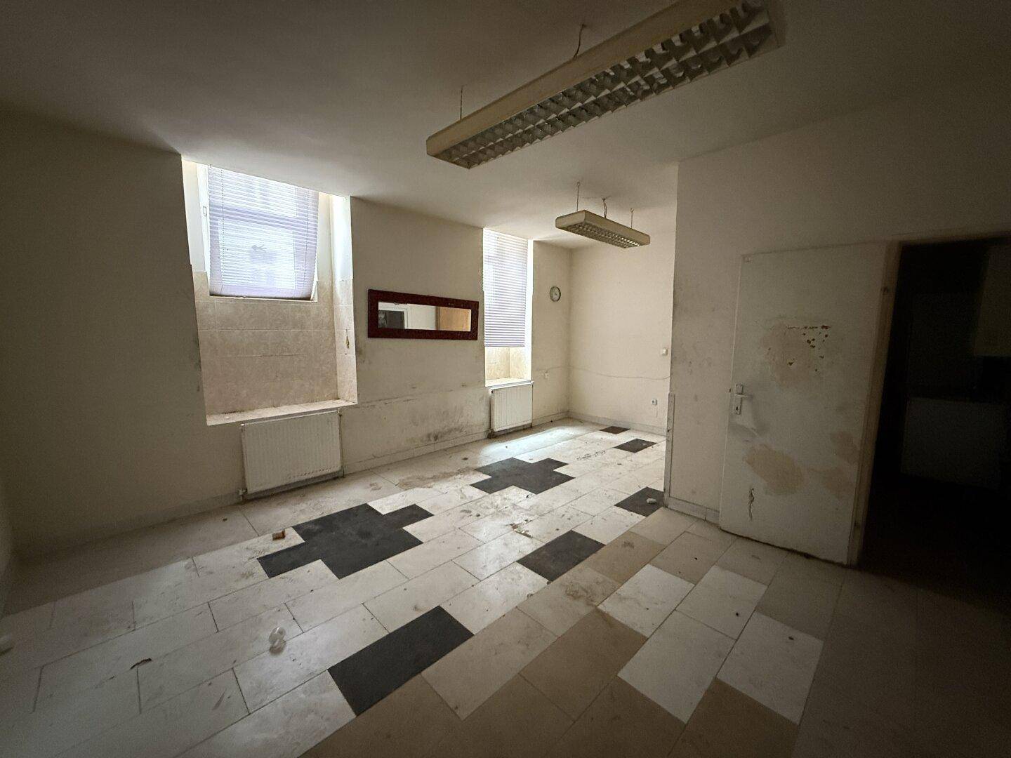 Ecklokal, ideal für Tanzstudio, Büro, Installationsbetrieb, STARTUP - Mehr