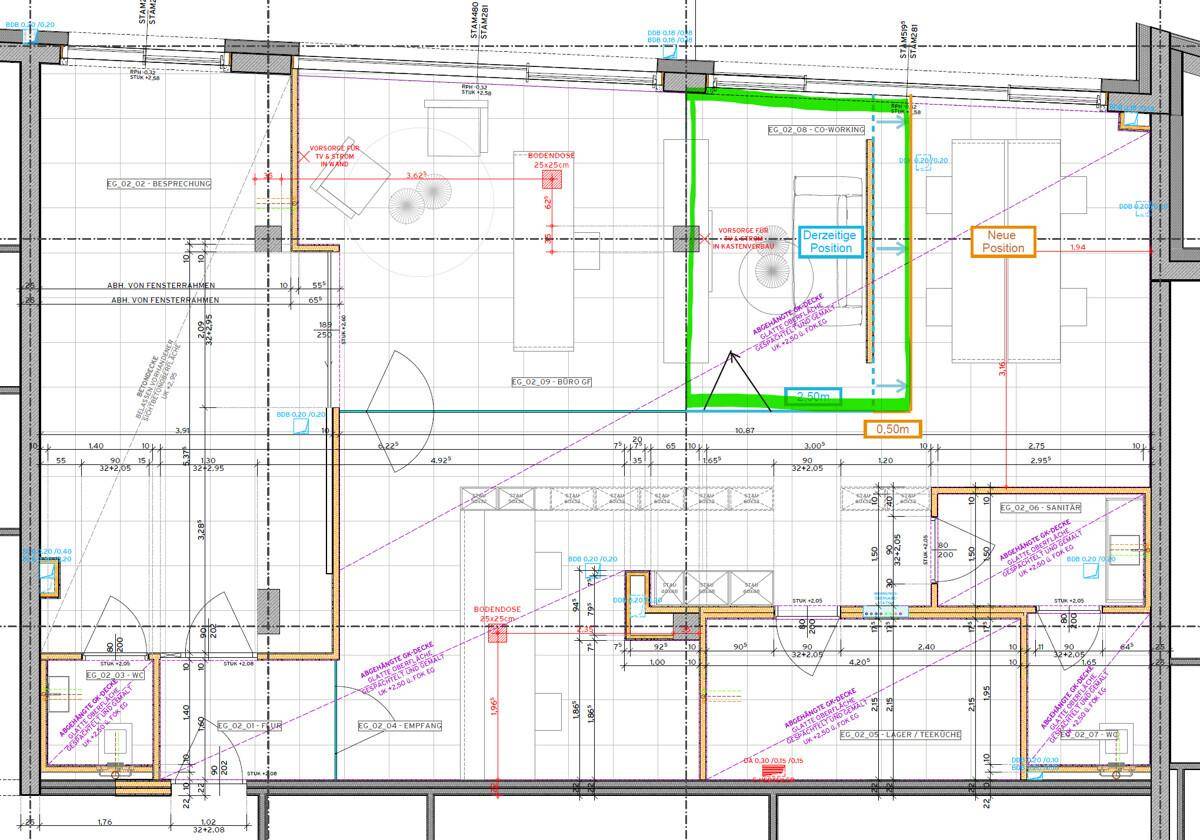 Detaillierter Grundriss mit verschiedenen Räumen und potenziellen Umbauoptionen.