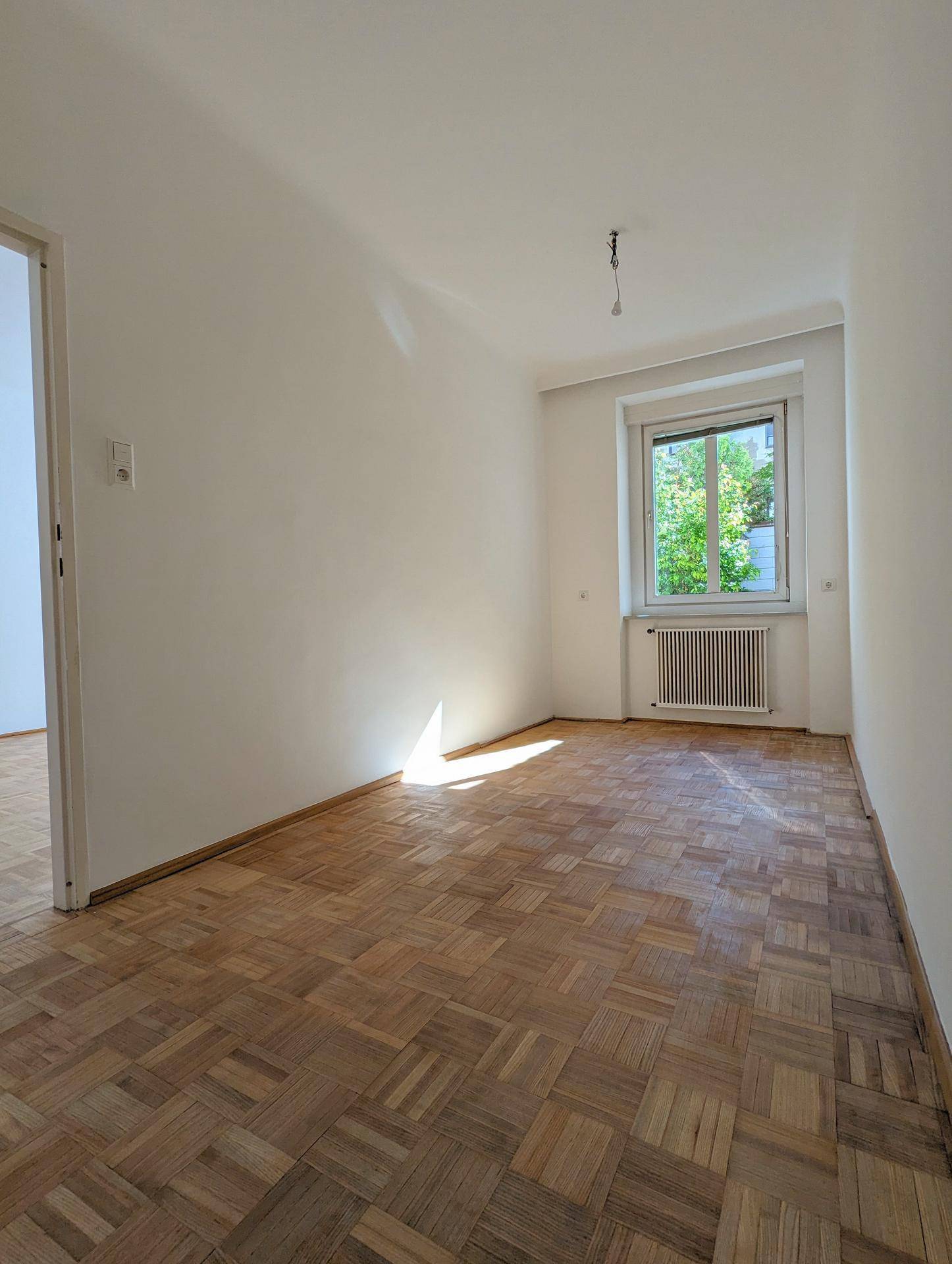 https://pictures.immobilienscout24.de/prod.www.immobilienscout24.at/pictureserver/loadPicture?q=70&id=012.0015I00000gNHbM-a6561001a2174e7ba9500be26cf53af2