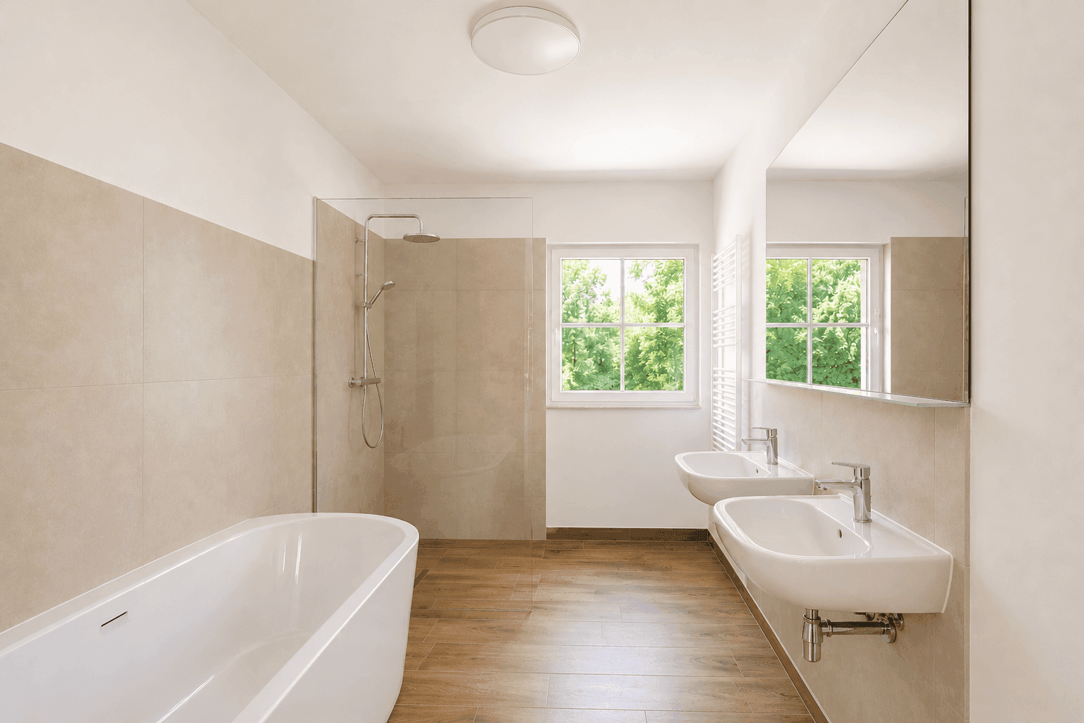 Modernes Badezimmer mit Badewanne, begehbarer Dusche, Doppelwaschbecken und Fenster.