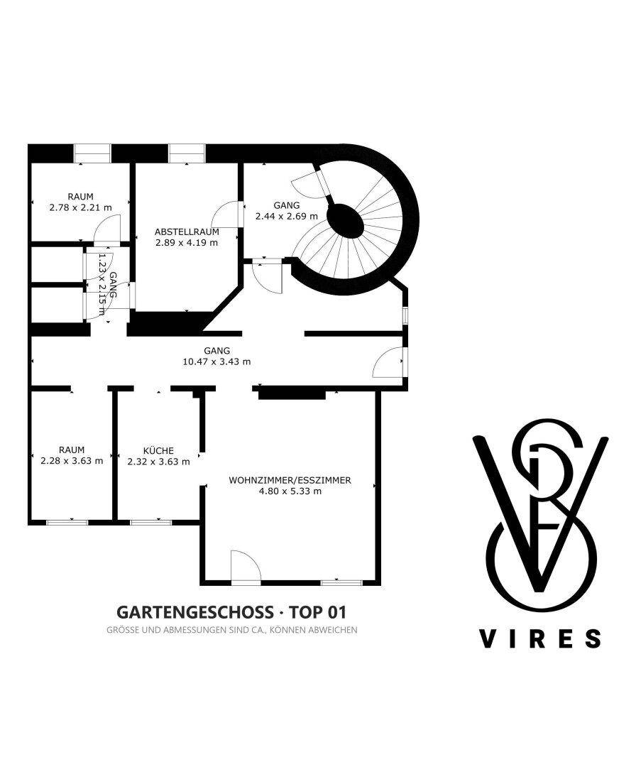 Grundriss des Gartengeschosses mit Wohn-/Esszimmer, Küche, Abstellraum und weiteren Räumen.