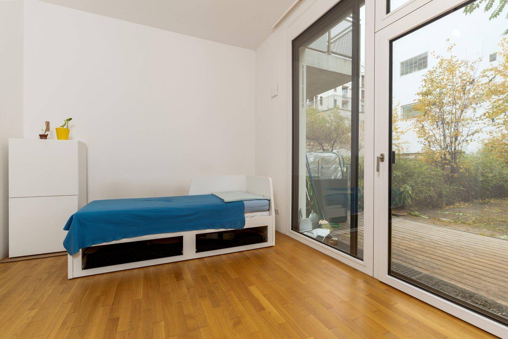 Wohnbereich mit Zugang zur Gartenterrasse