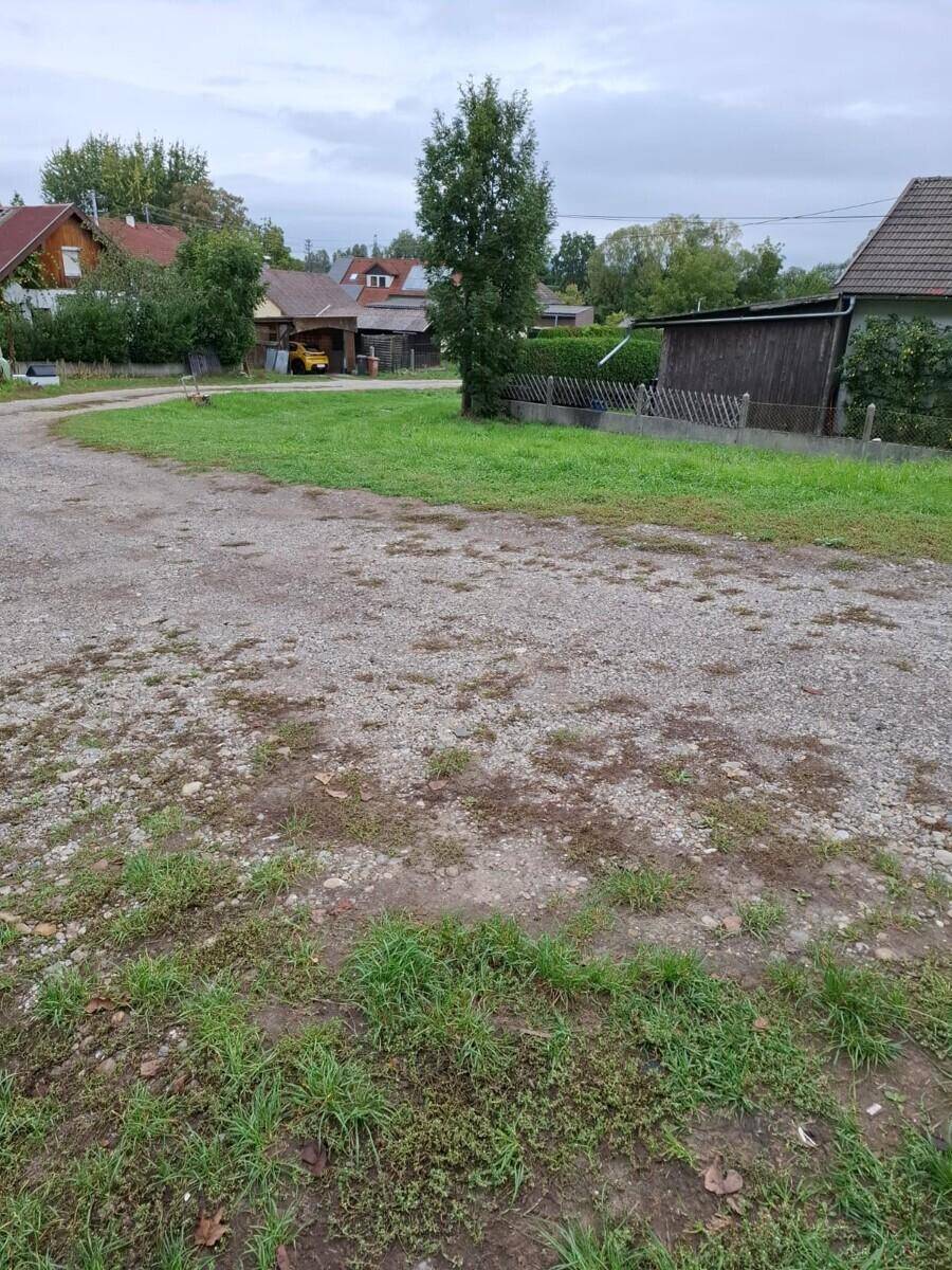 Grundstück