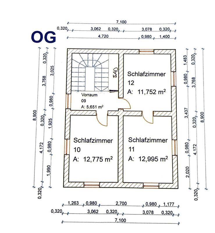 Grundriss des Obergeschosses mit drei Schlafzimmern und einem Vorraum.