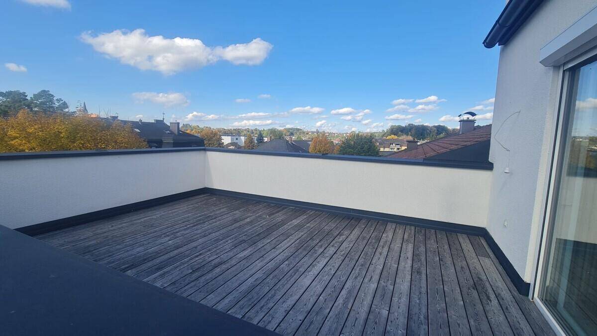 Helles Dachgeschossjuwel mit offener Raumgestaltung und traumhafter Terrasse - Mehr
