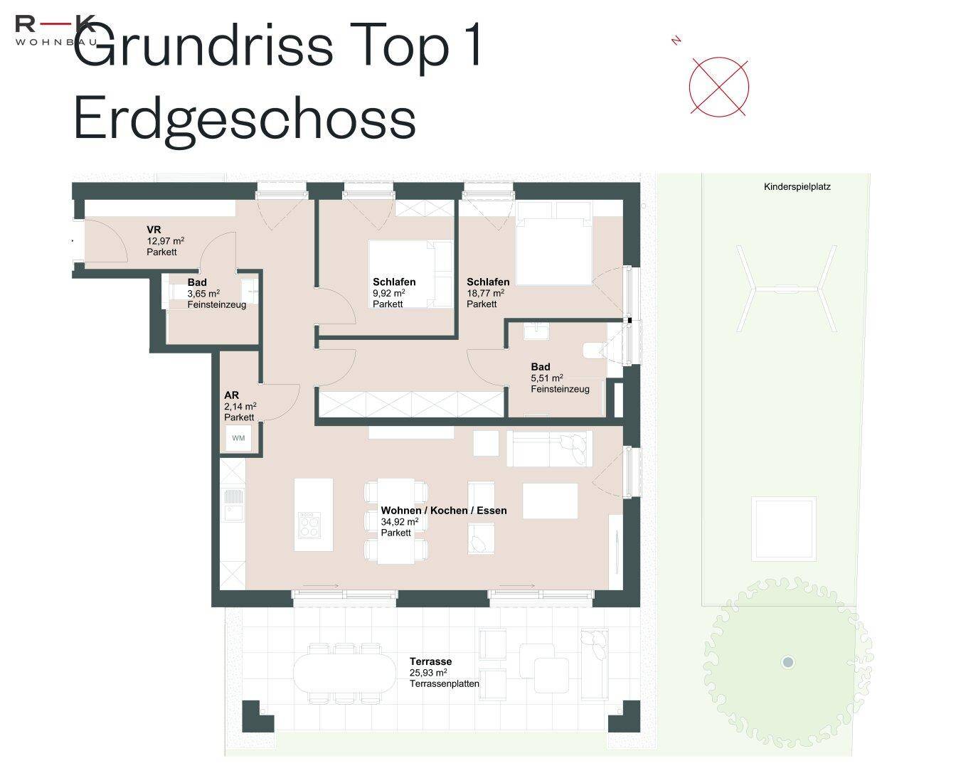 Grundriss der Erdgeschosswohnung Top 1 mit offenem Wohnbereich, zwei Bädern und großer Terrasse.