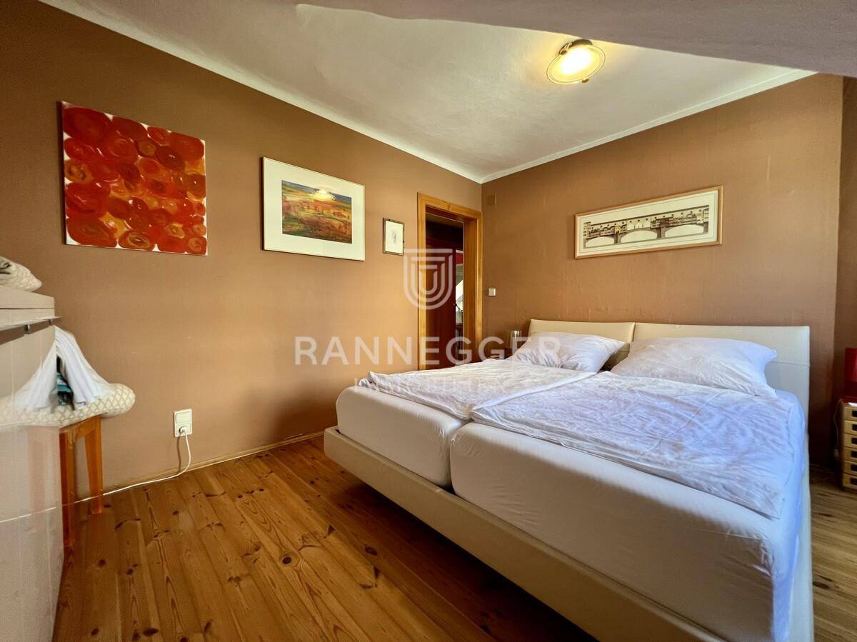 Schlafzimmer (Top 2)