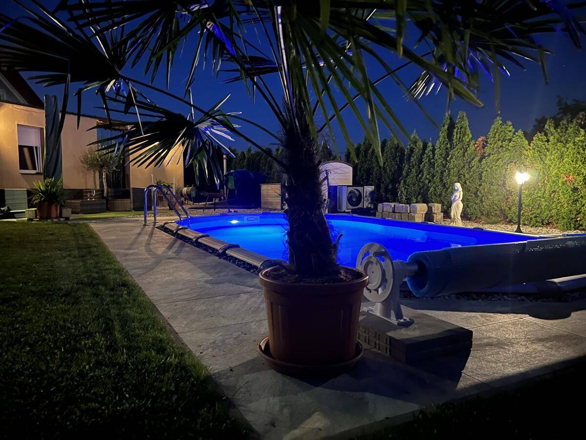 Pool Nacht