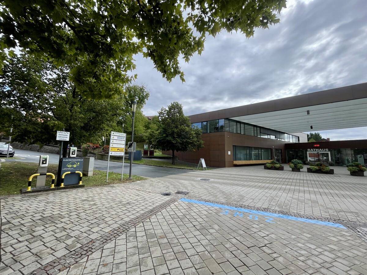 E-Ladestationen direkt vor der Haustür