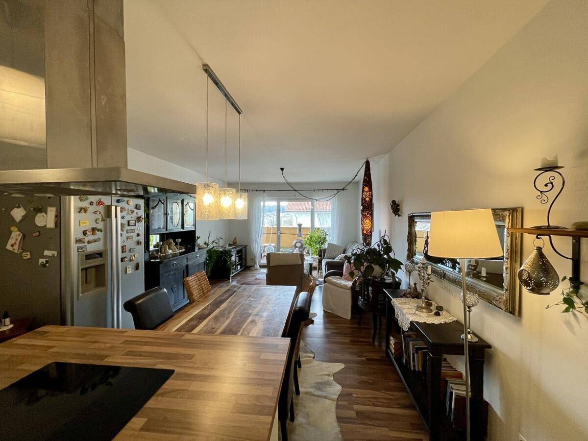 Neuwertige Wohnung mit guter Aufteilung - 2 Carports - ein Raum mit extra Zugang für (Home)Office! - Ansicht 5