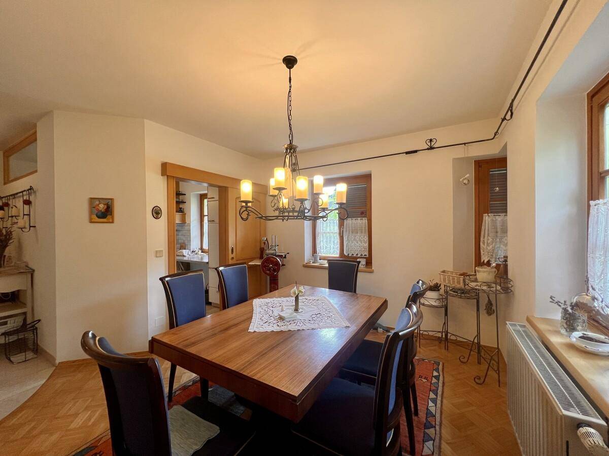 Wunderschön ausgebautes ehemaliges Kellerstöckl mit über 3.200 m² Grund und tollem Gewölbekeller! - Więcej