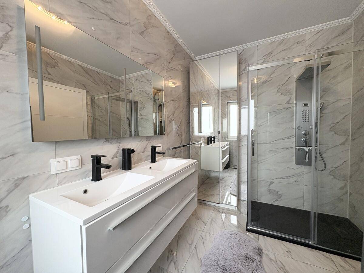 Bad mit Dusche
