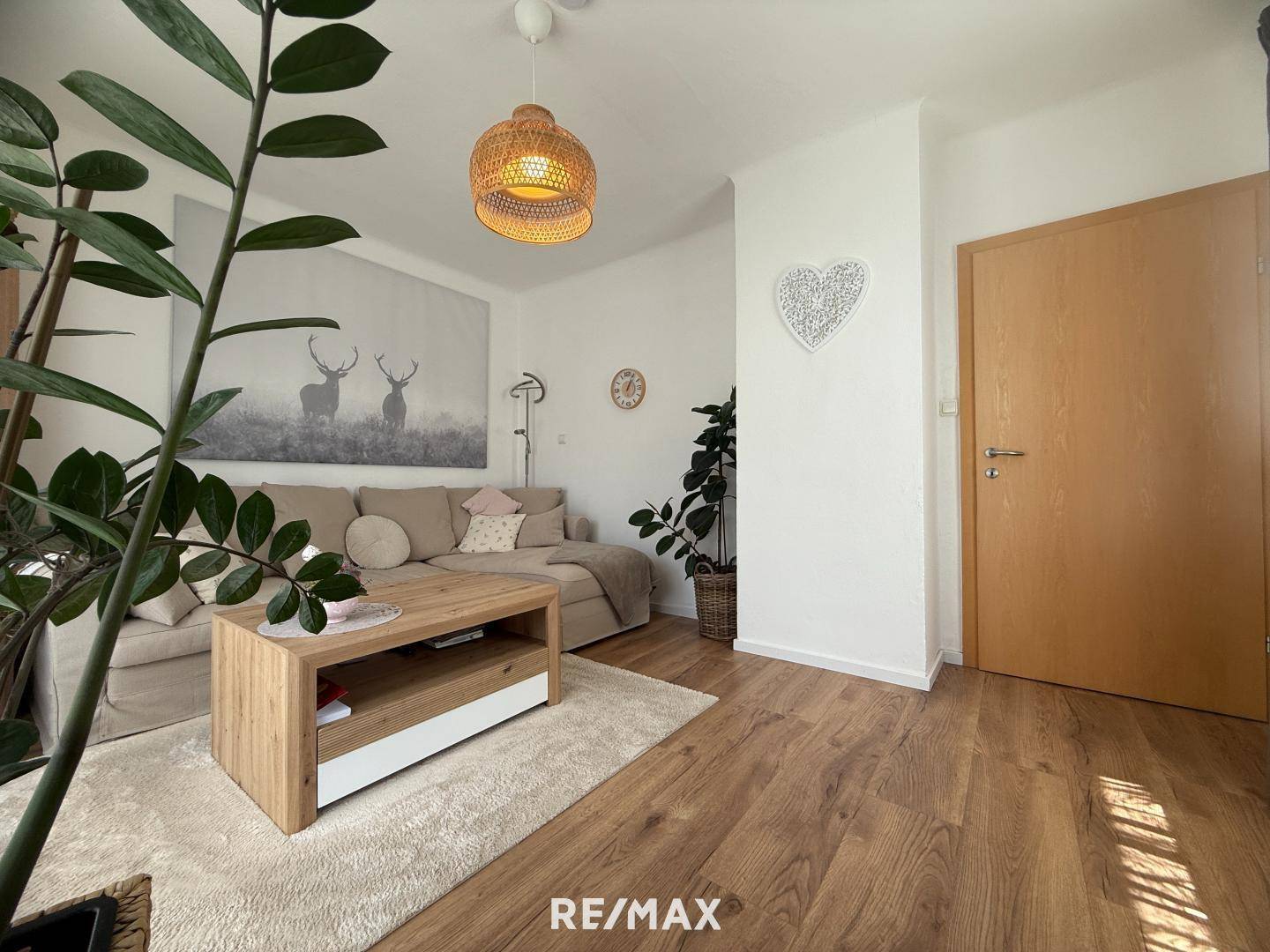 5 Wohnzimmer