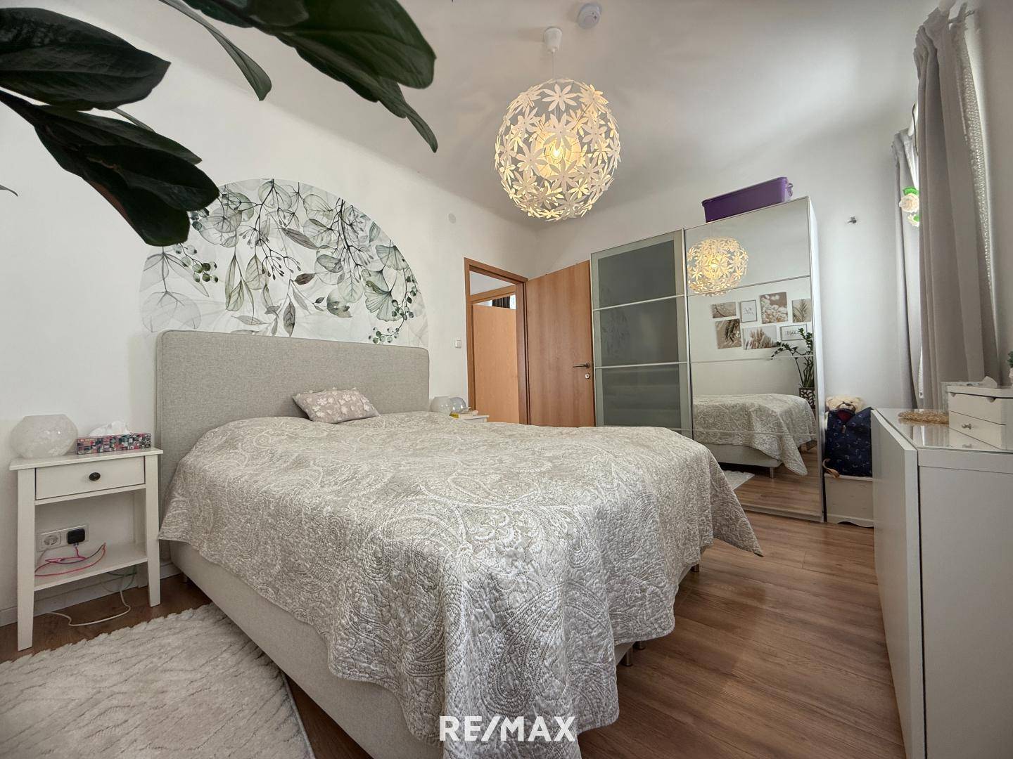 7 Schlafzimmer