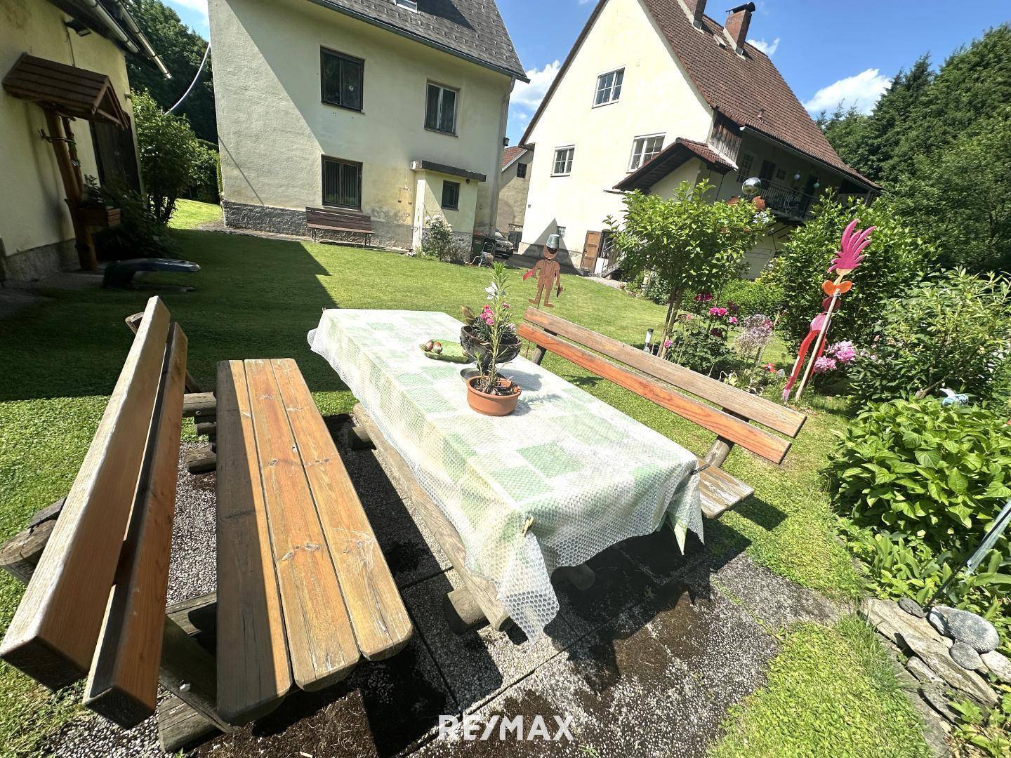 25a_Gartentisch
