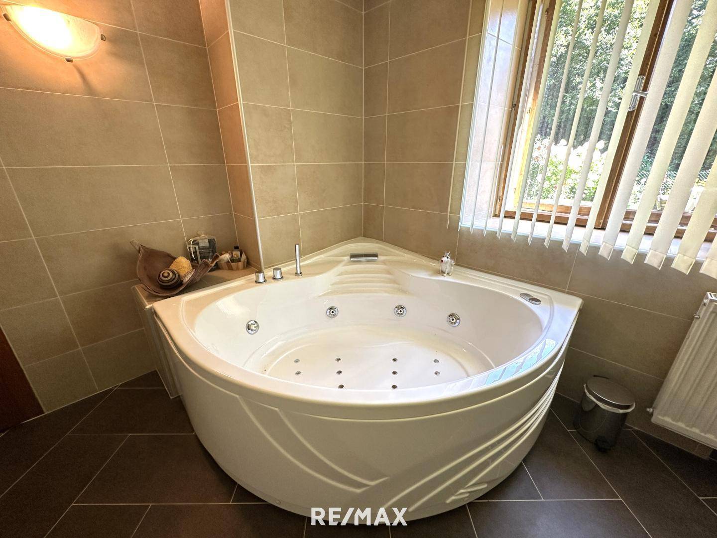 22_Whirlpool_EG