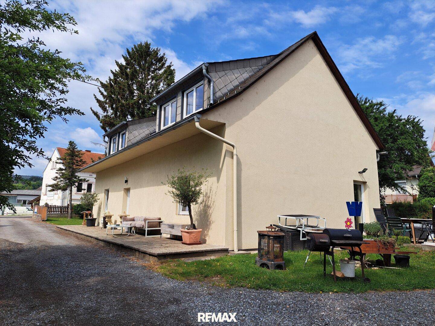Großzügiges saniertes Wohnhaus, teilbar in 2 Einheiten - Ansicht 2