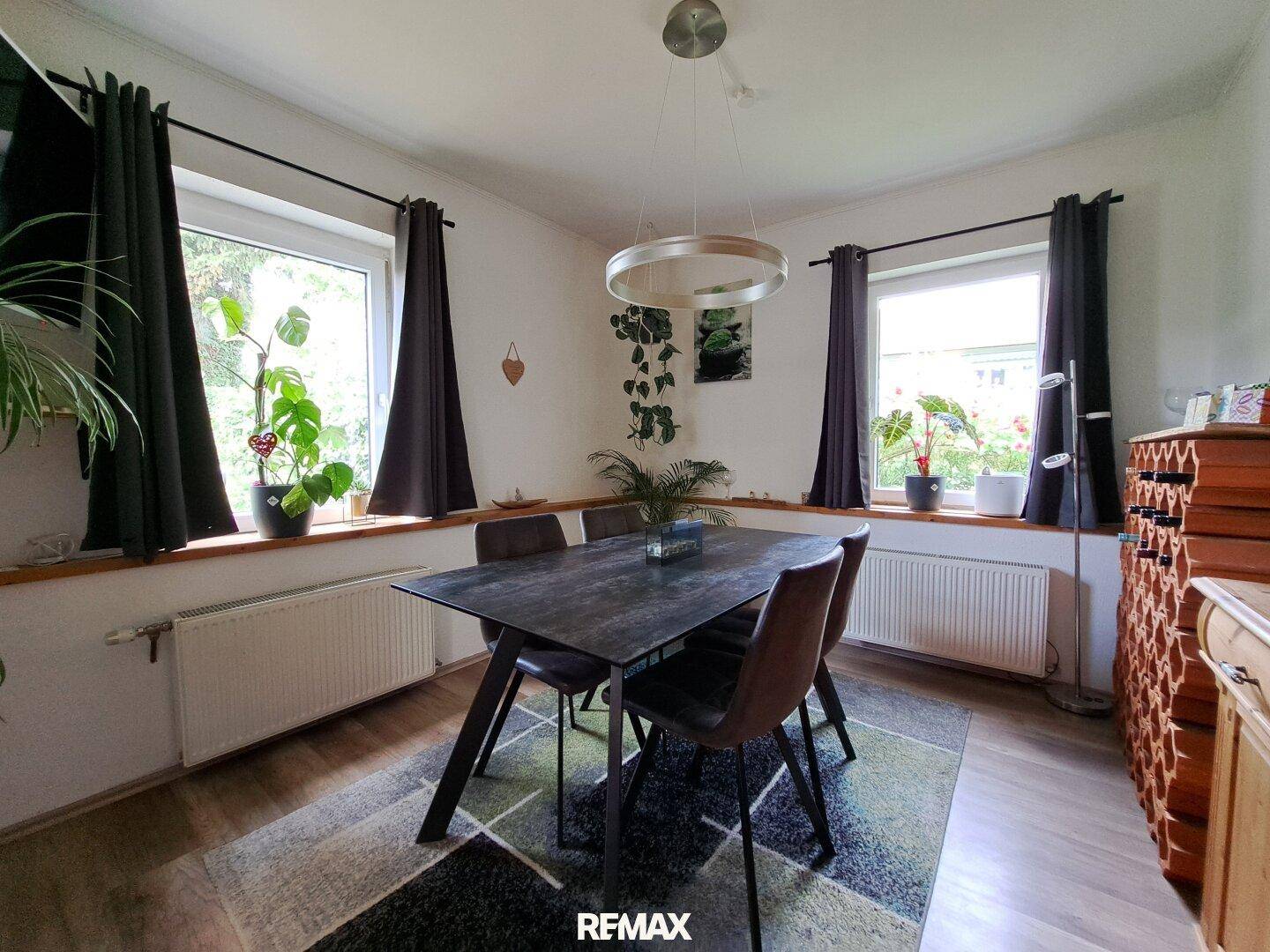 Großzügiges saniertes Wohnhaus, teilbar in 2 Einheiten - Mehr
