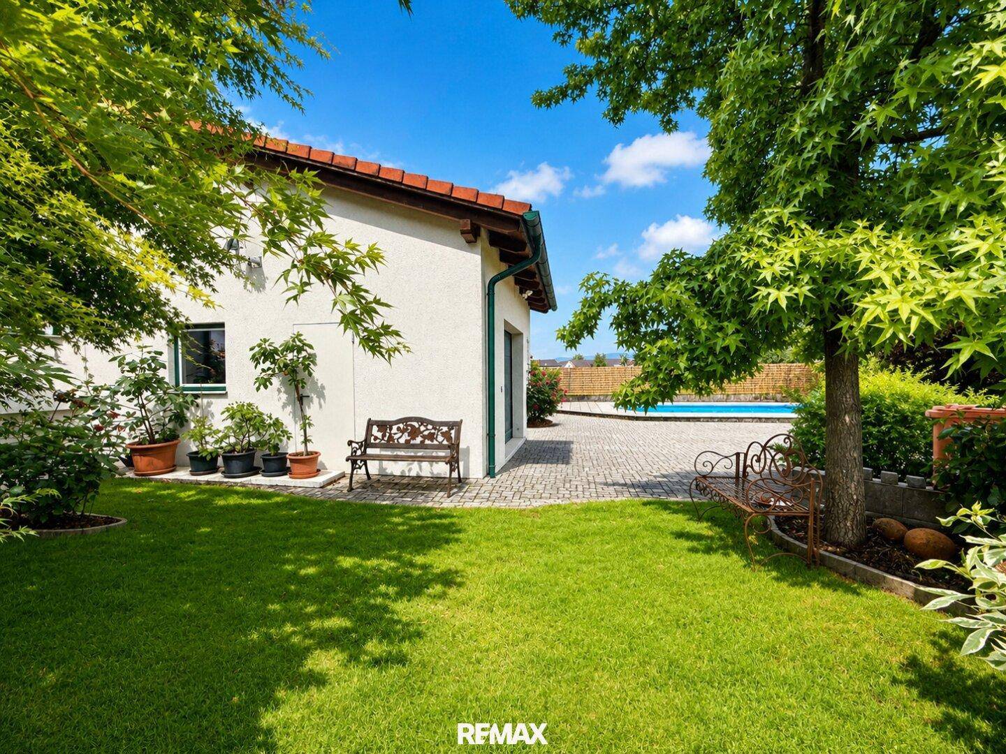 *** Ein Wohntraum mit Urlaubsgefühl: Traumhaft gepflegtes Einfamilienhaus mit Pool, Gartenidylle, Specksteinofen, Wasser-Wasserwärmepumpe mit Fußbodenheizung in Top-Lage *** - Ansicht 3