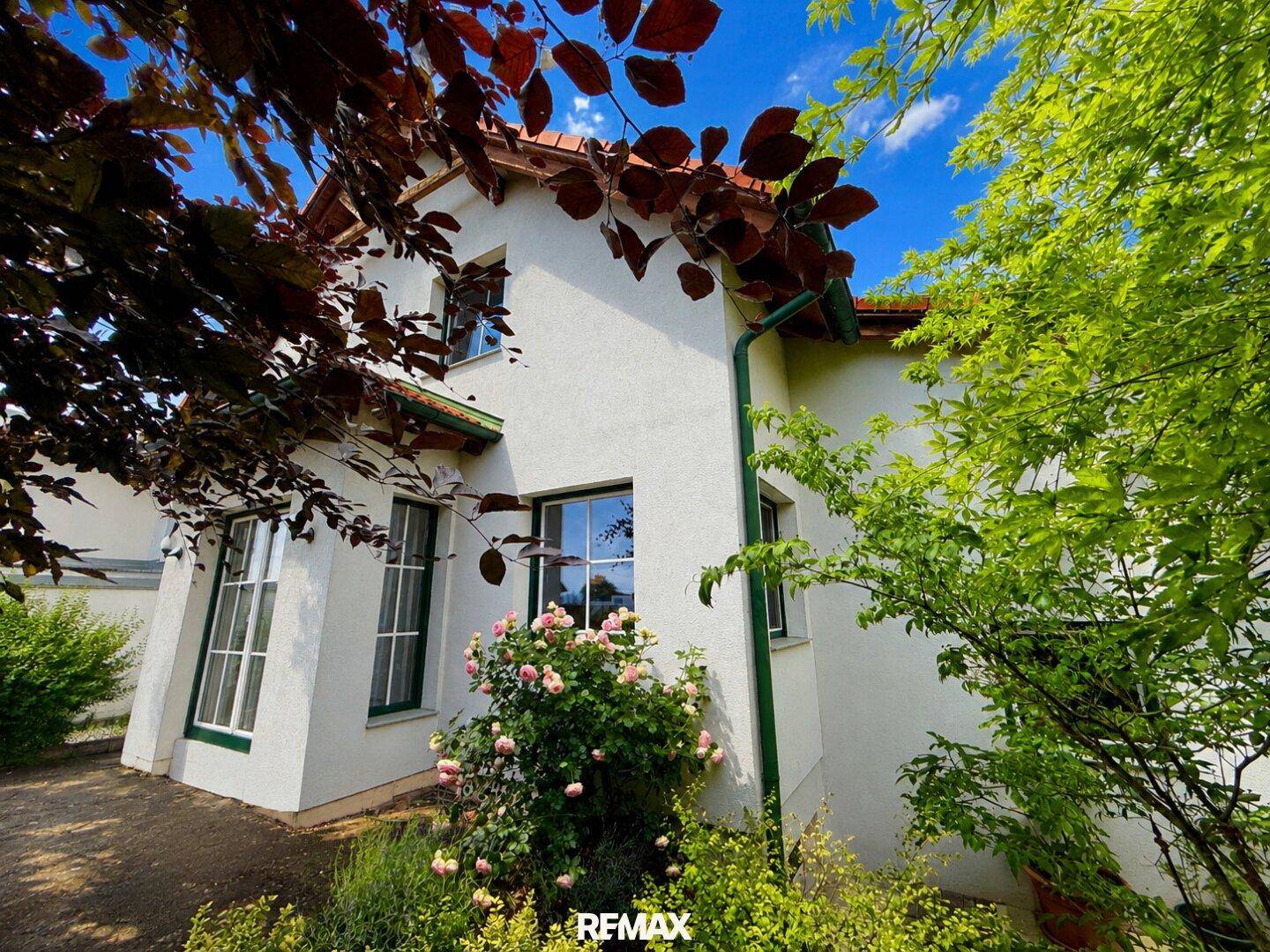 *** Ein Wohntraum mit Urlaubsgefühl: Traumhaft gepflegtes Einfamilienhaus mit Pool, Gartenidylle, Specksteinofen, Wasser-Wasserwärmepumpe mit Fußbodenheizung in Top-Lage *** - Ansicht 5