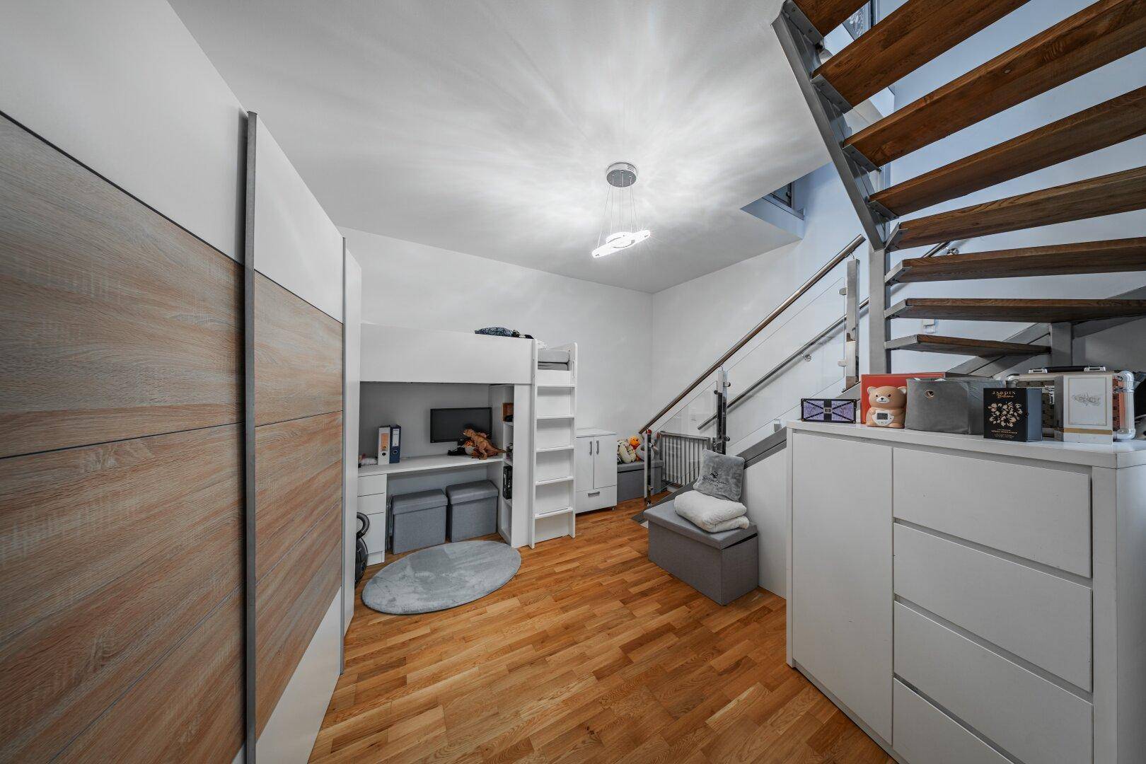 3-ZIMMER-GARTENWOHNUNG IN PENZING – MODERNER WOHNKOMFORT MIT GALERIE - Więcej
