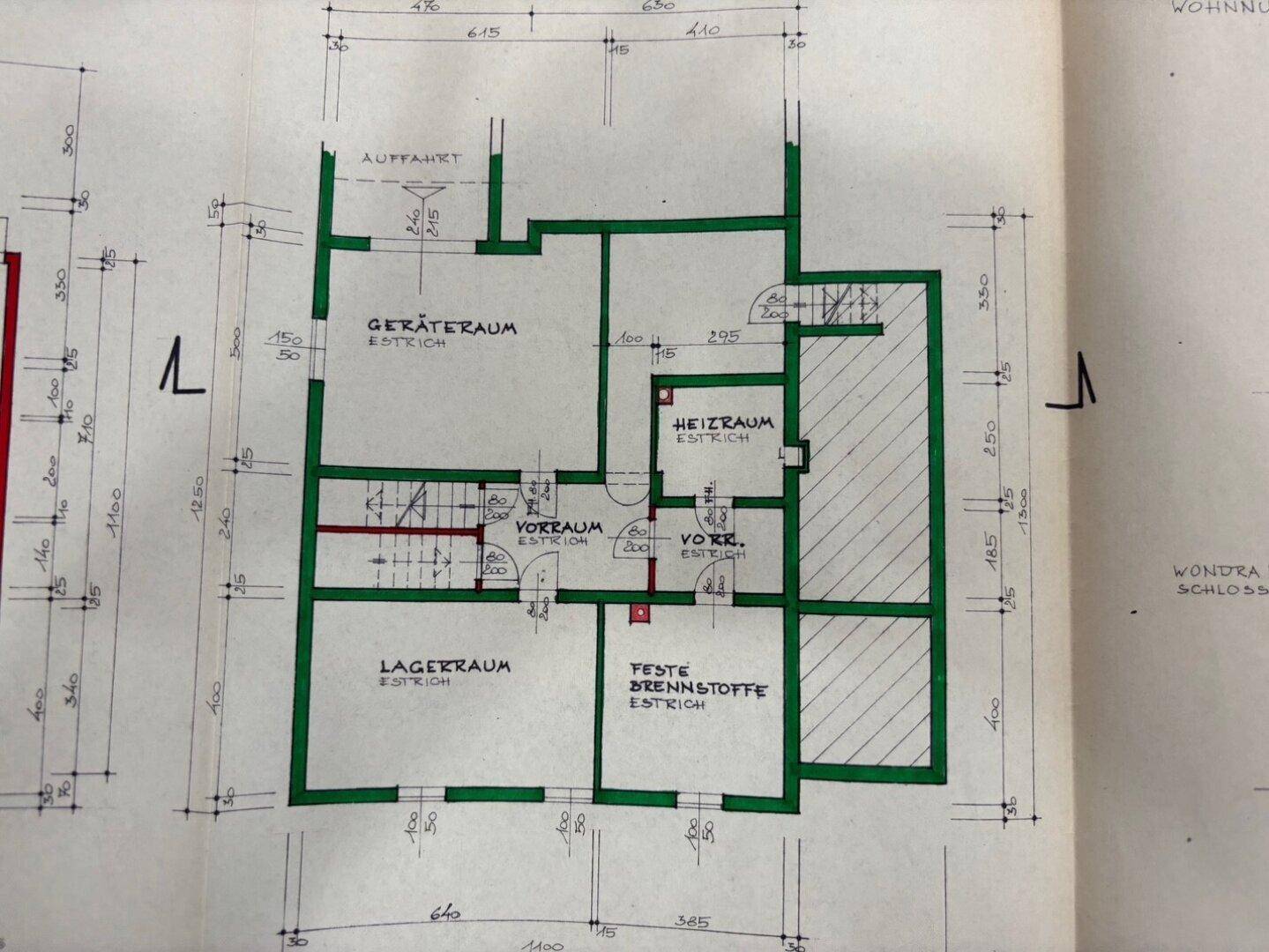 Grundriss des Untergeschosses mit Geräteraum, Heizraum und Lagerräumen.