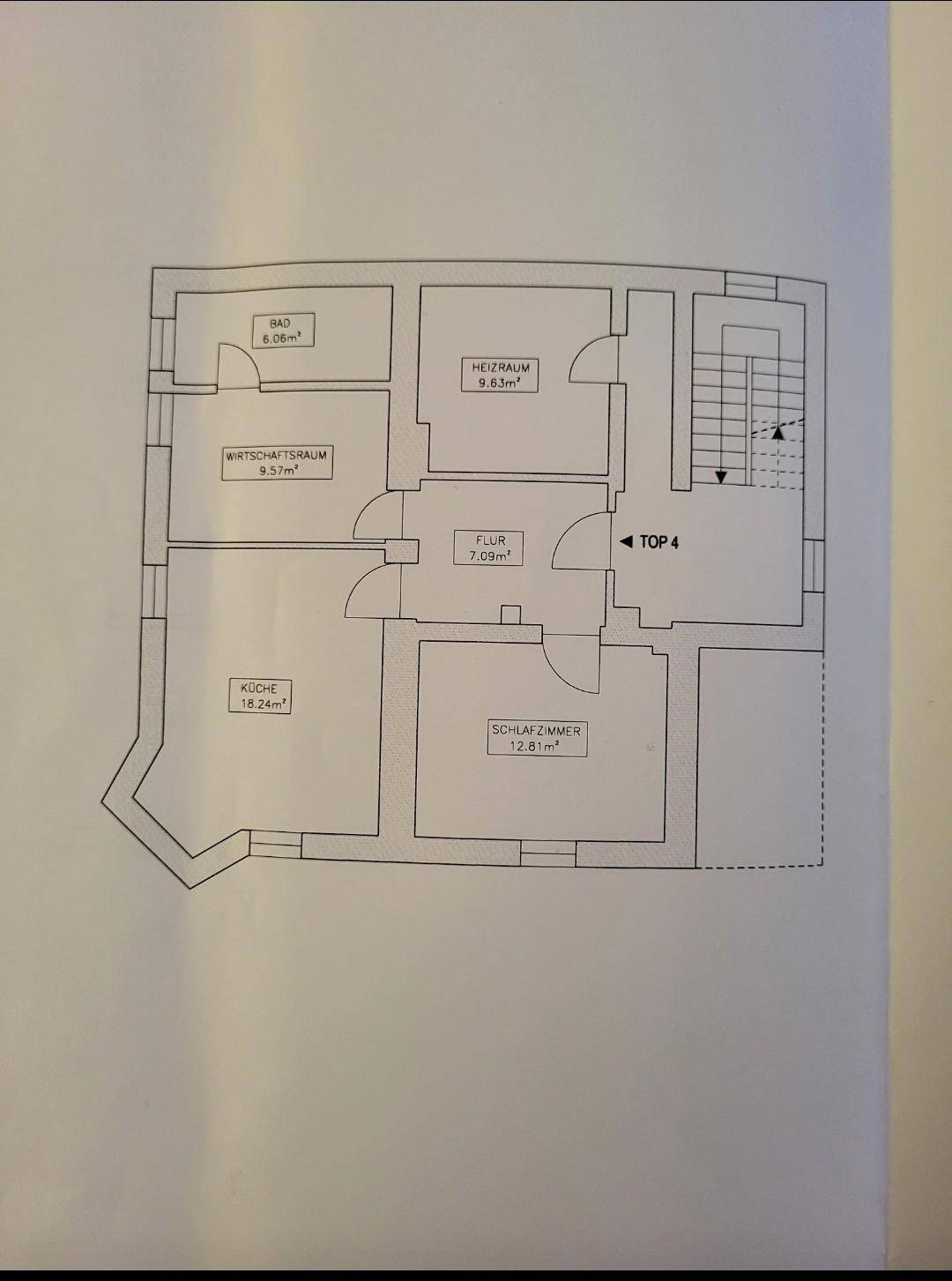 Grundriss für Top 4 mit Küche, Schlafzimmer, Bad, Heizraum und Wirtschaftsraum.