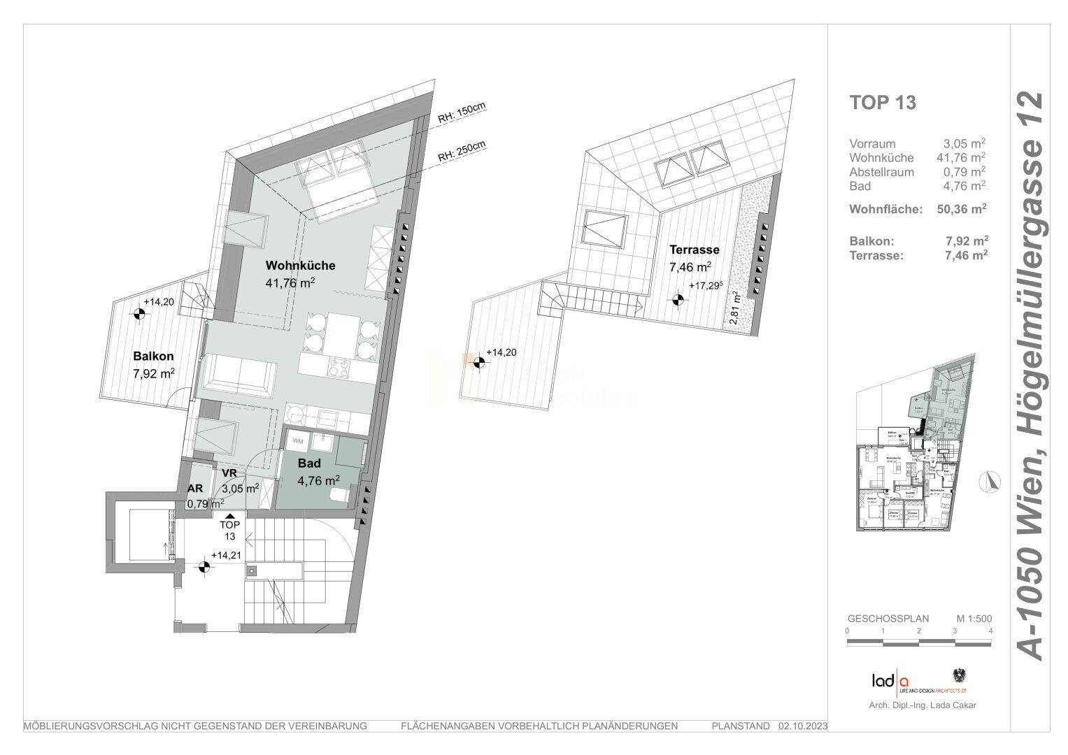 Grundriss der Dachgeschosswohnung Top 13 mit offenem Wohnbereich, Balkon und Terrasse.
