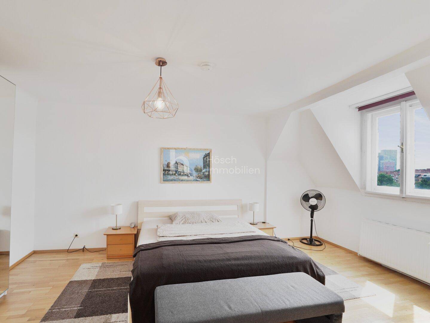 Großzügige Dachgeschosswohnung mit 3 Zimmern in gepflegtem Altbau - Ansicht 5