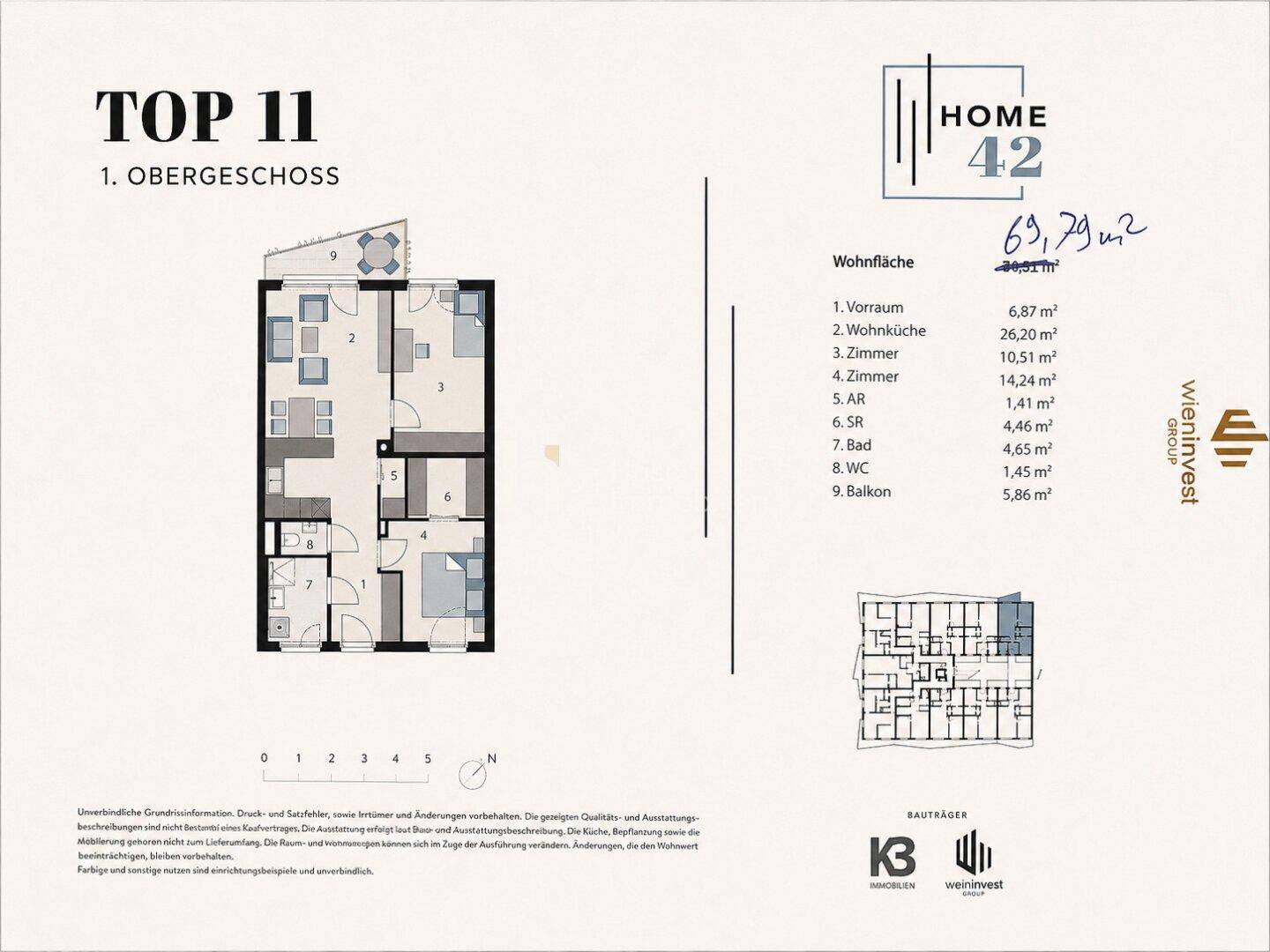 Grundriss der Wohnung TOP 11 im Obergeschoss mit Wohnküche, drei Zimmern und Balkon.