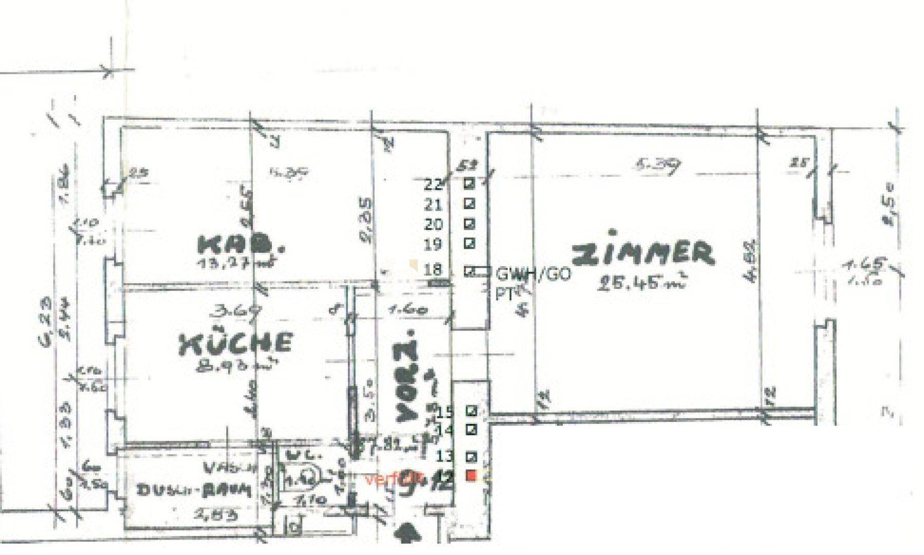 Grundriss einer Wohnung mit Küche, Zimmer, Kabinett und Bad, inklusive Vorraum.