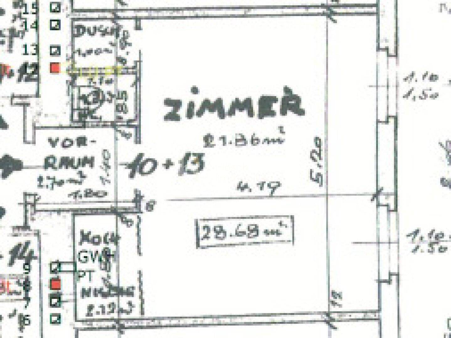 Ausschnitt eines Grundrisses mit Zimmer und Vorraum, inklusive Maßangaben.