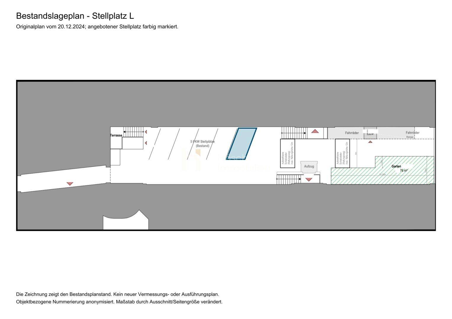 Grundrissplan zeigt die Aufteilung eines Stellplatzes mit Zugang zu Terrasse und Garten sowie einem Aufzug.
