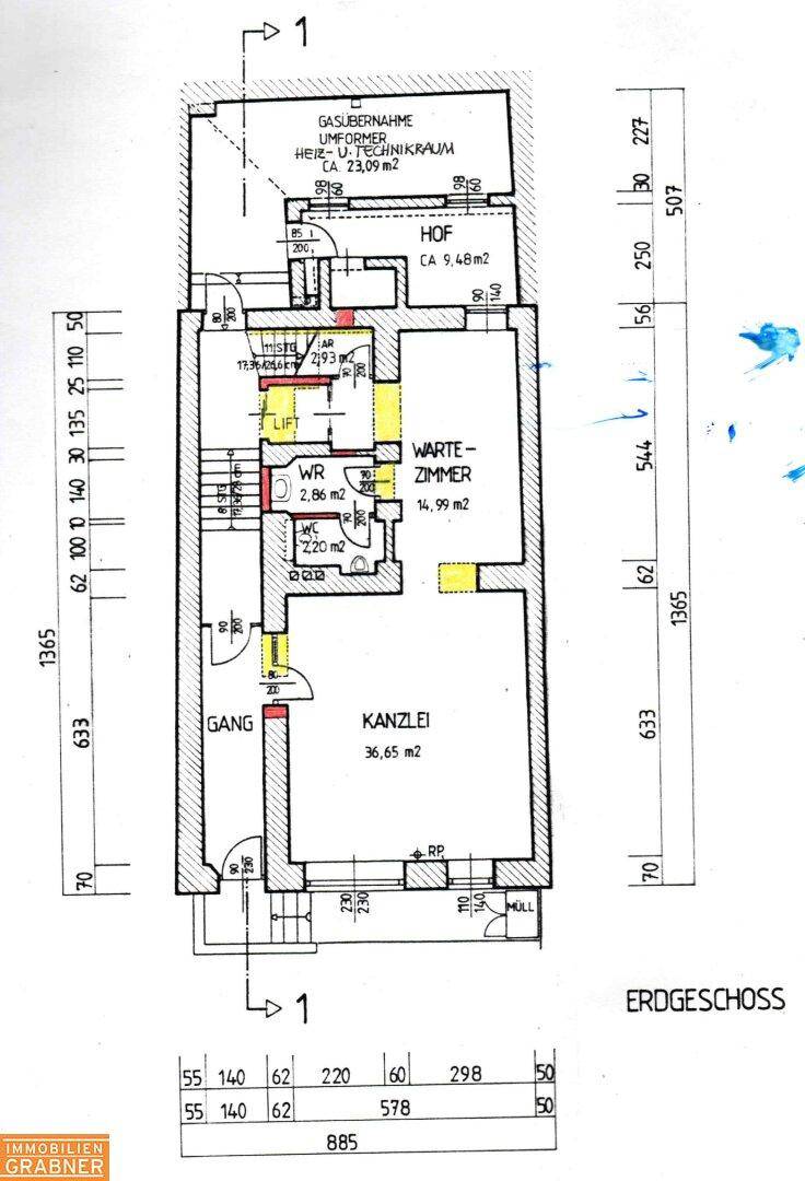 Grundriss des Erdgeschosses mit Kanzlei, Wartezimmer und Aufzug.