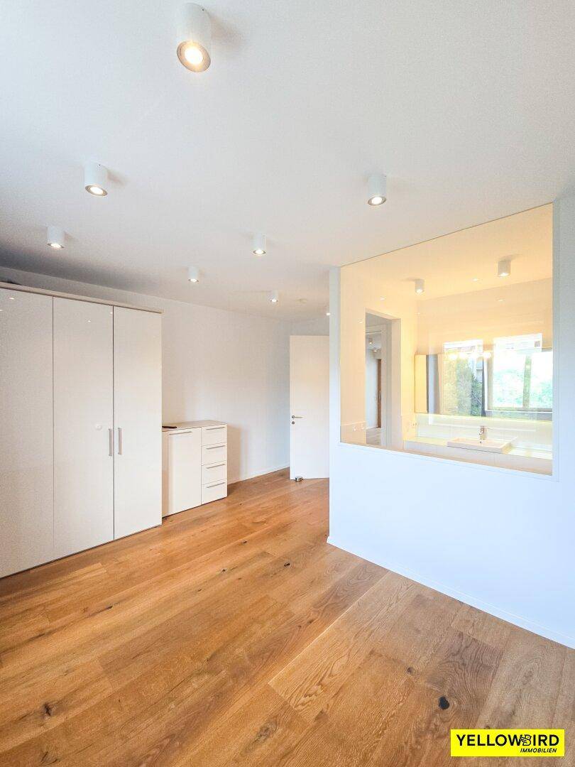 Schlafzimmer Blick zum Ensuite Bad