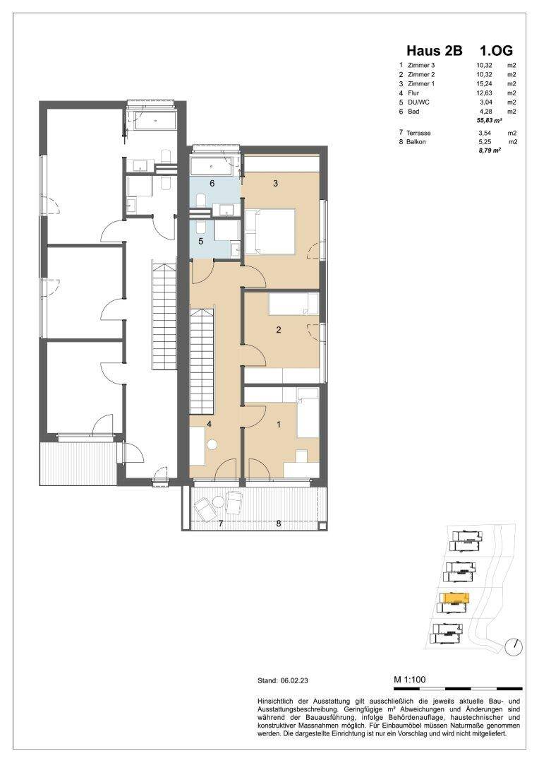 Grundriss des Obergeschosses von Haus 2B mit drei Schlafzimmern, zwei Bädern und Terrasse.