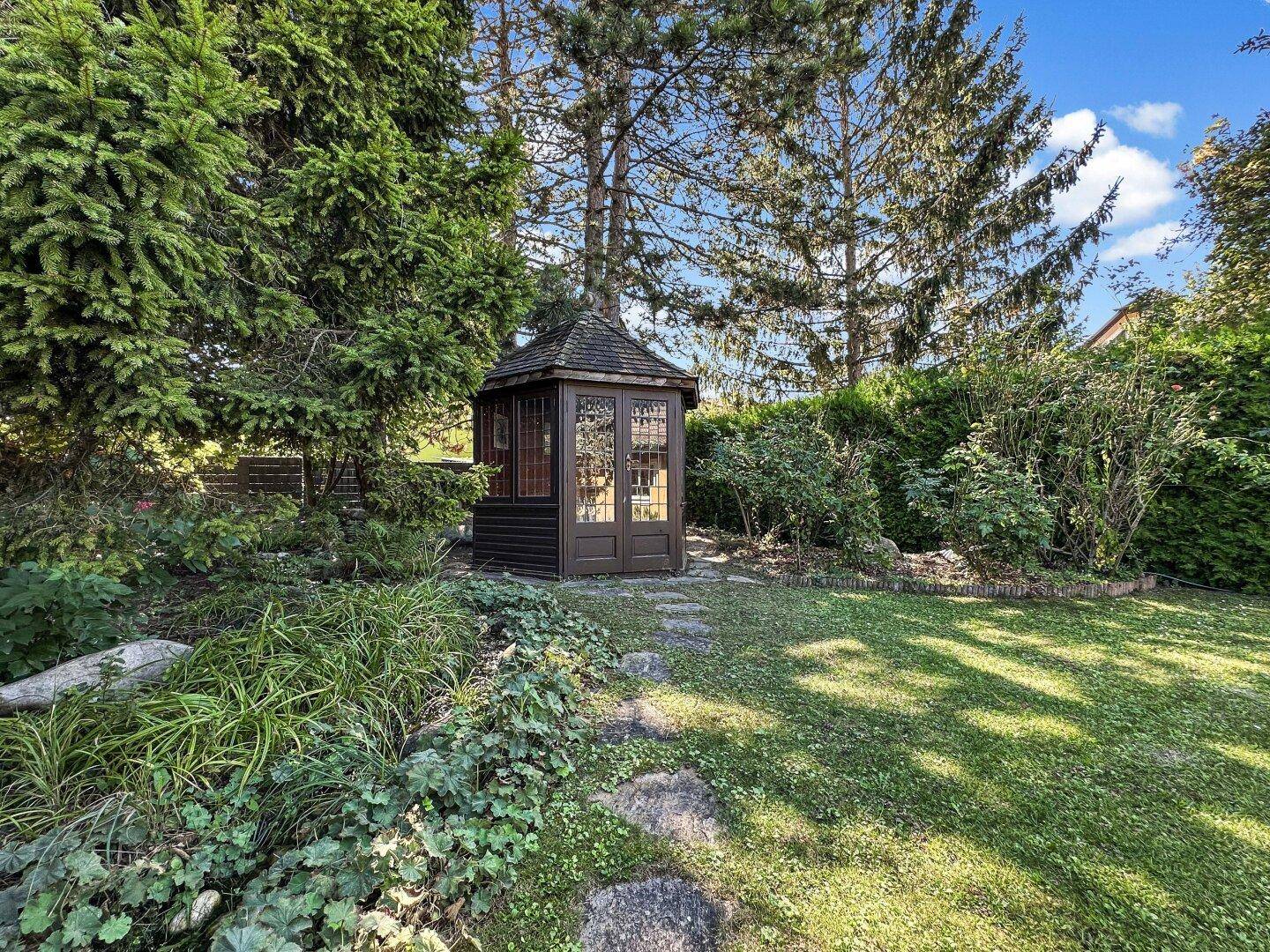 Stilvoll zeitloses Einfamilienhaus | 1220 Wien | 1000 m² Grundstück mit Schwimmteich - Ansicht 5