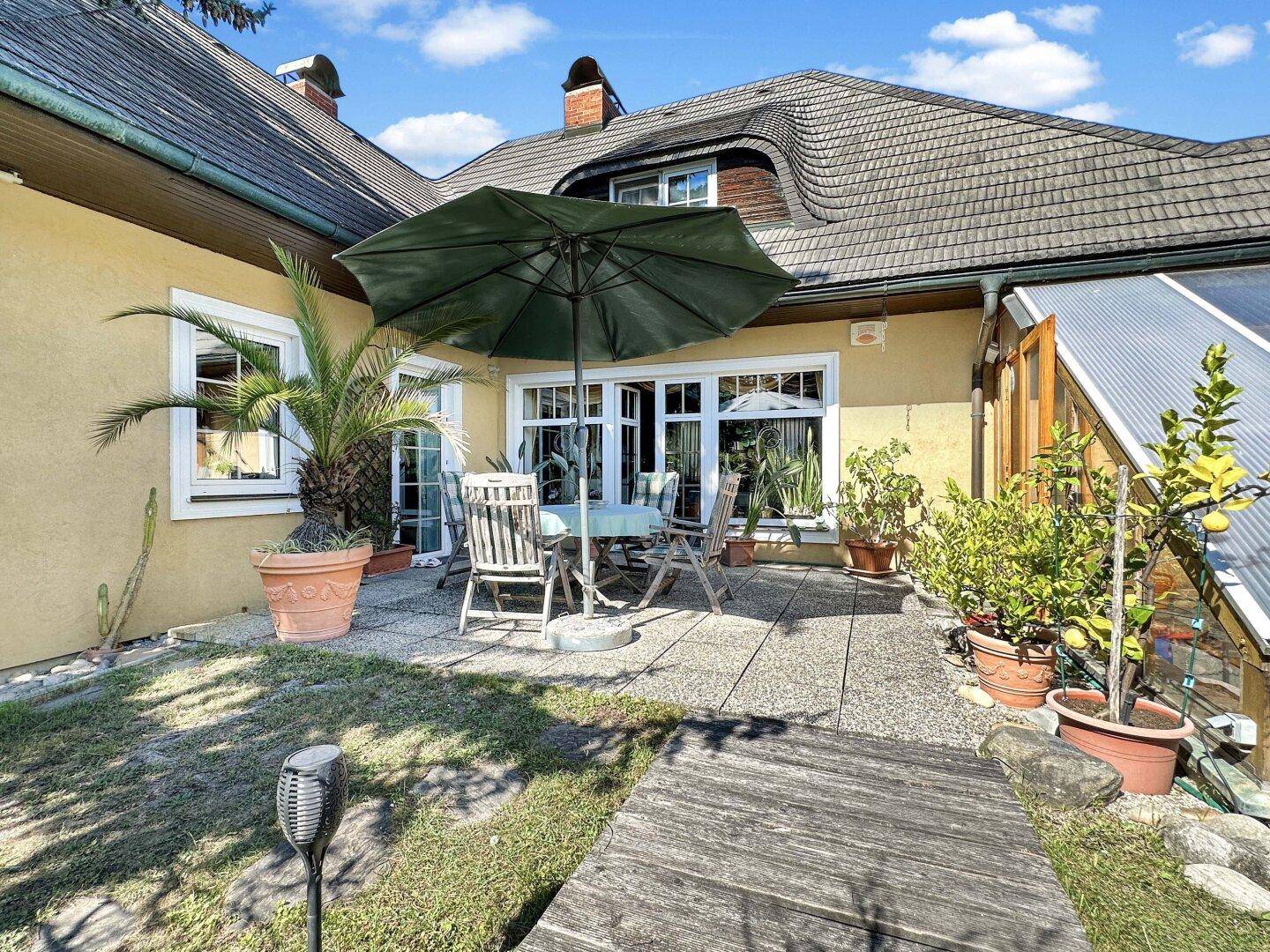 Stilvoll zeitloses Einfamilienhaus | 1220 Wien | 1000 m² Grundstück mit Schwimmteich - Ansicht 4
