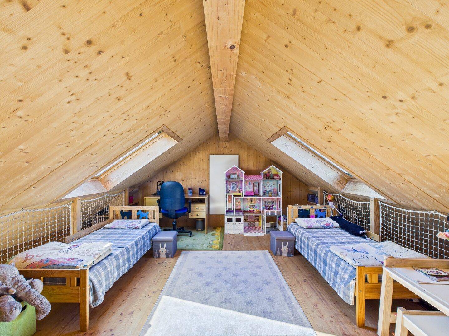 Kinderzimmer / Arbeitszimmer