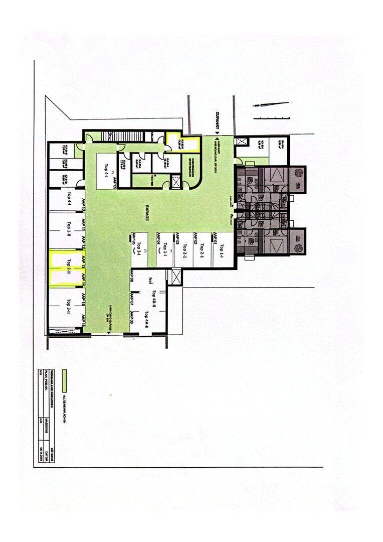 Grundriss des Untergeschosses mit Garagen, Abstellräumen und Fahrradraum.