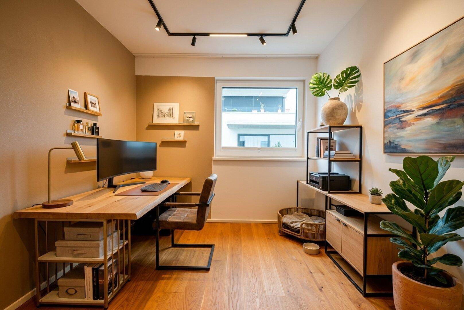 Modernes Heimbüro mit Holztisch, ergonomischem Stuhl und Pflanzen für eine angenehme Arbeitsatmosphäre.