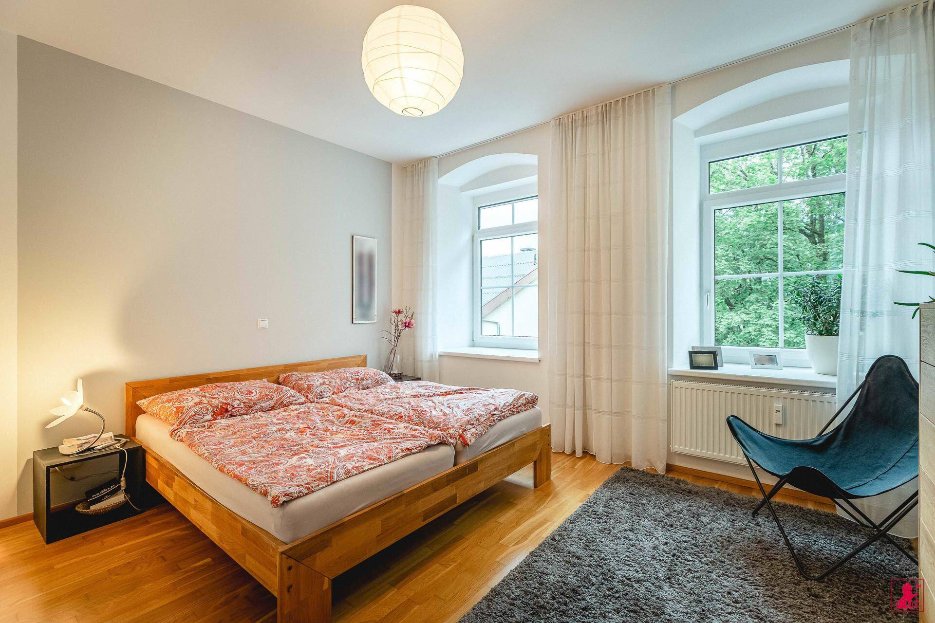 Schlafzimmer 1