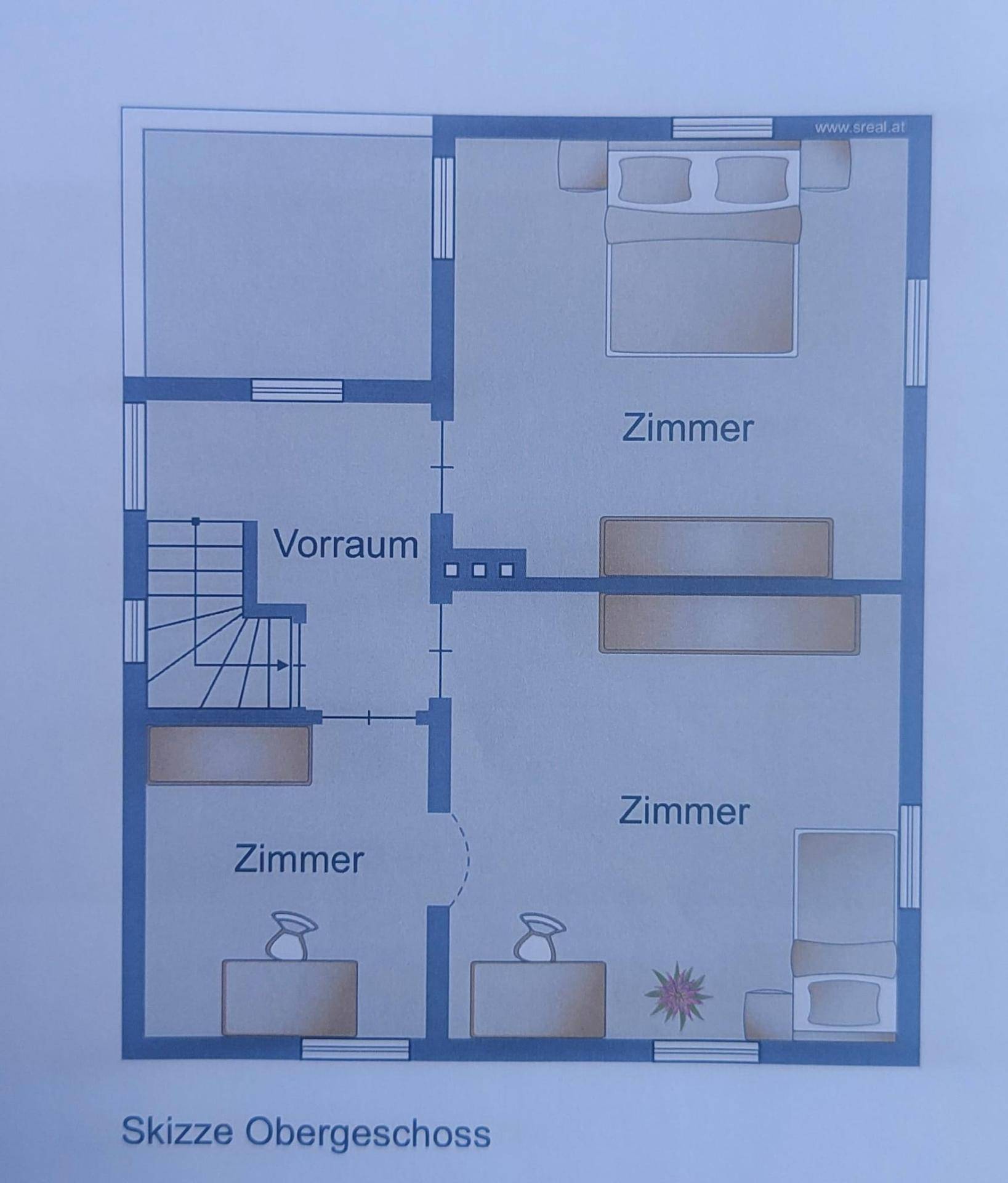 Grundriss des Obergeschosses mit drei Zimmern und einem Vorraum.