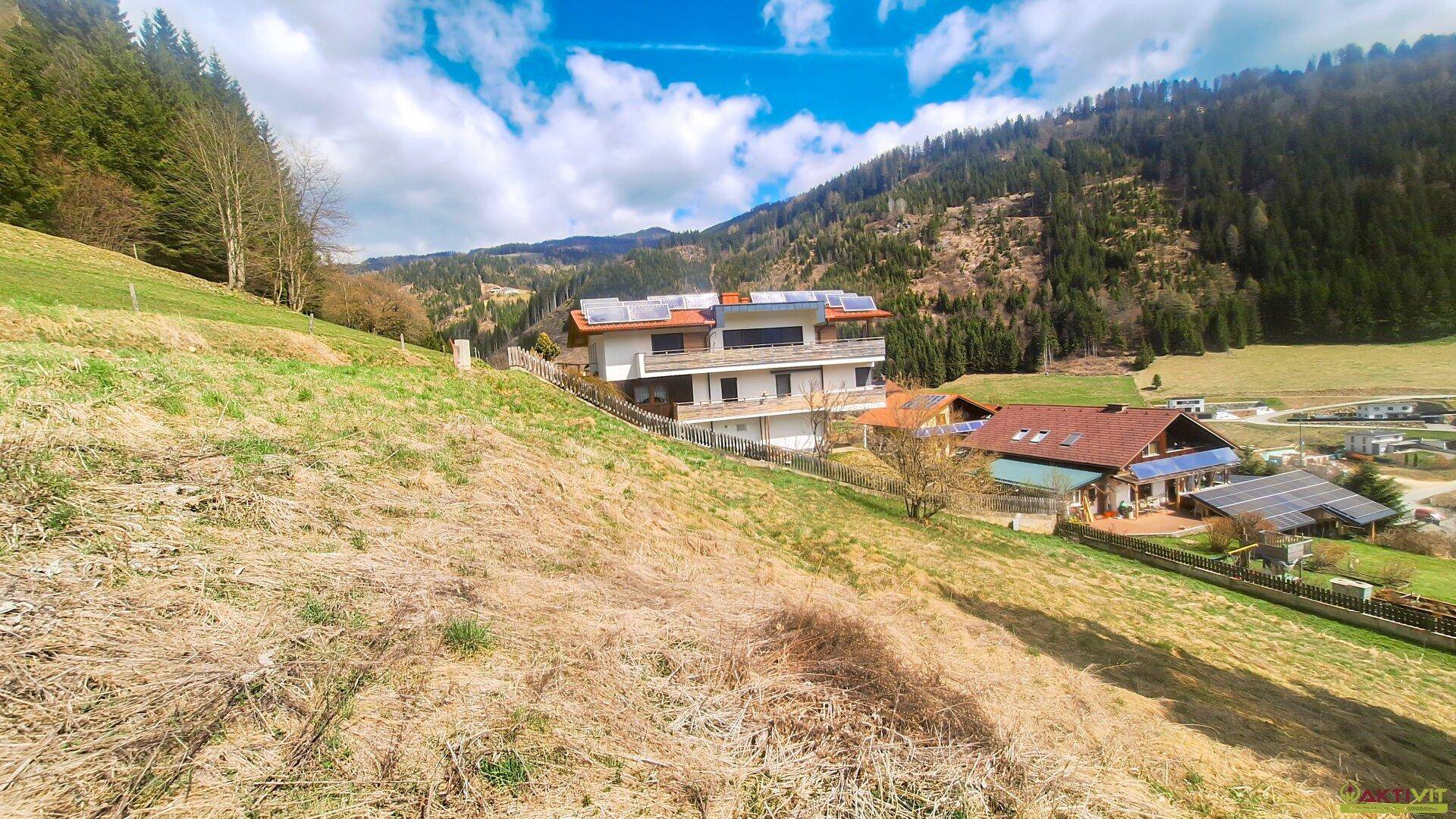 Sonniges Baugrundstück in Hanglage mit Panoramablick über Murau. - Großes Baupotential. - Ansicht 3